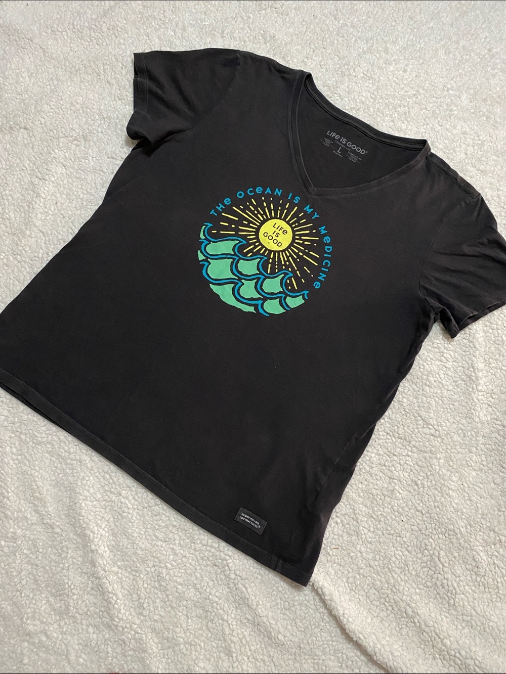 Life Is Good Black V-Neck Tee shirt “the ocean is my medicine” Sz large - Picture 5 of 15